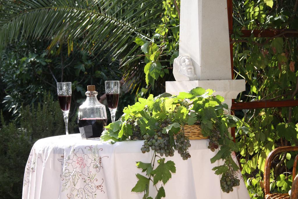 Villa Rustika 수티반 외부 사진