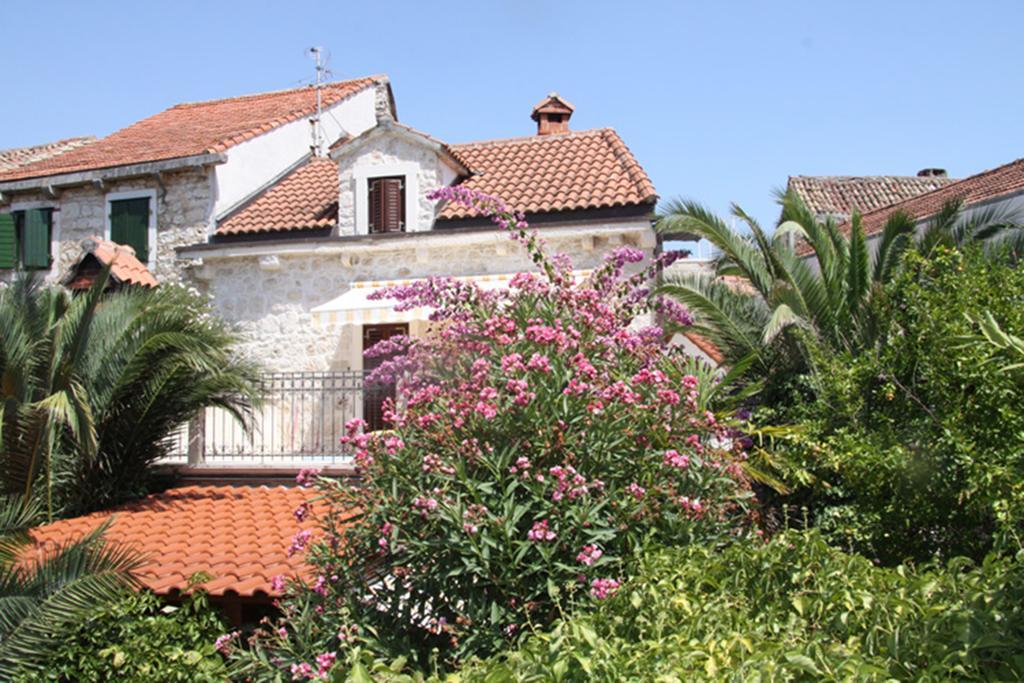 Villa Rustika 수티반 외부 사진