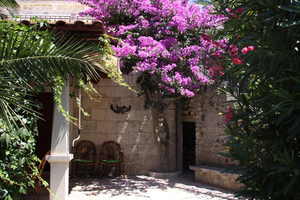 Villa Rustika 수티반 외부 사진